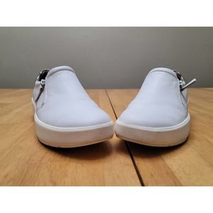 Clarks Womens Layton collection Step Sneaker white Size 7.5 slip-on